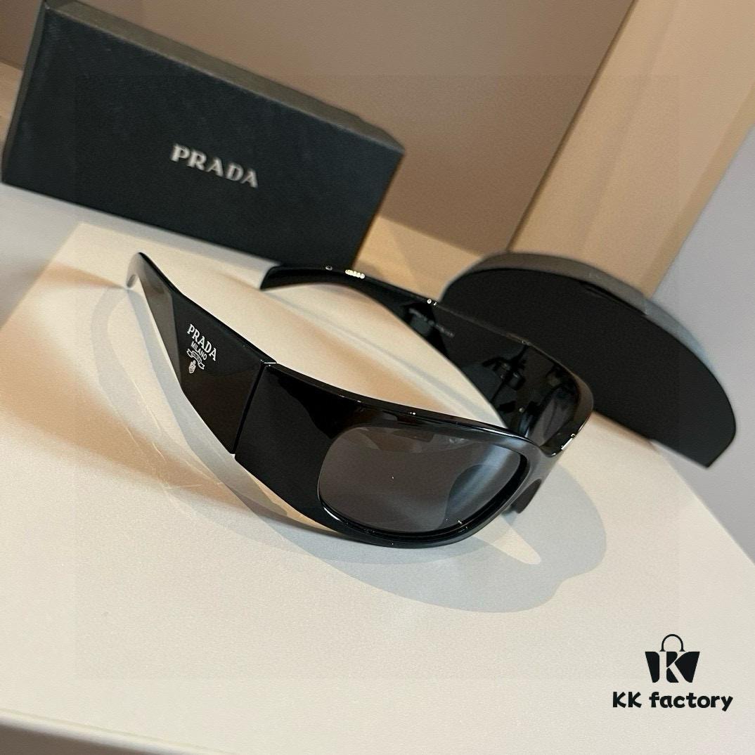 Prada PRADA Classic Sunglasses 🕶️ Adorable at First Sight