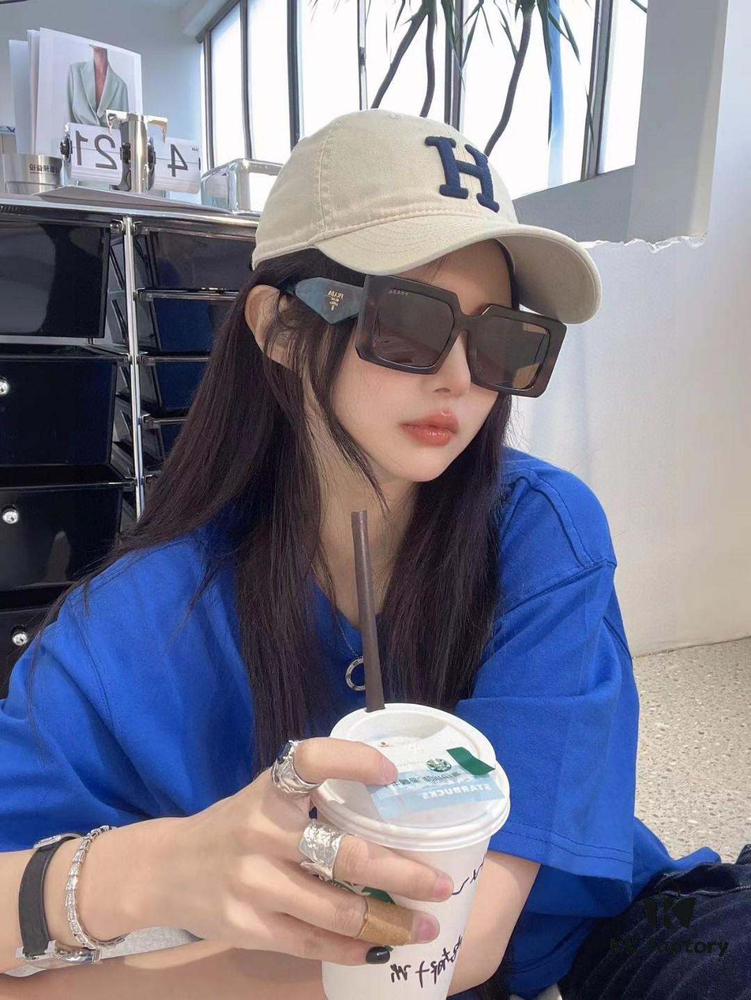 Prada 2024 Fashionable Metal Polygonal Oversized Sunglasses for Men and Women with Checkered Lenses