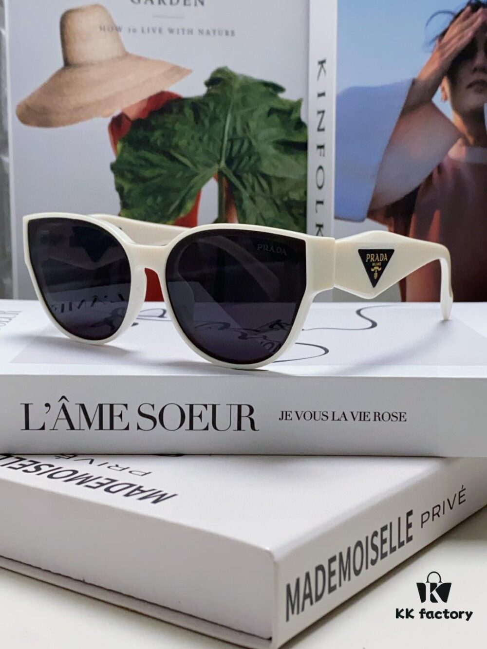 Prada 2024 New Arrival Sunglasses Fashionable Round Frame UV Protection Eyewear for Women