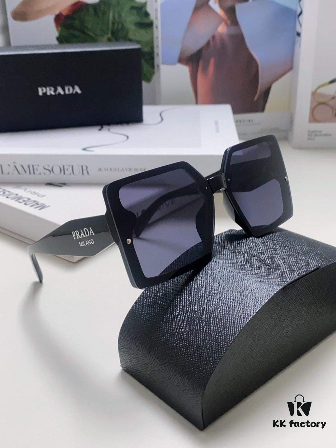 Prada 2024 New Fashion Minimalist Gradient Sunglasses for Round Face, Square Korean-style UV Protection Retro Ins Sunglasses