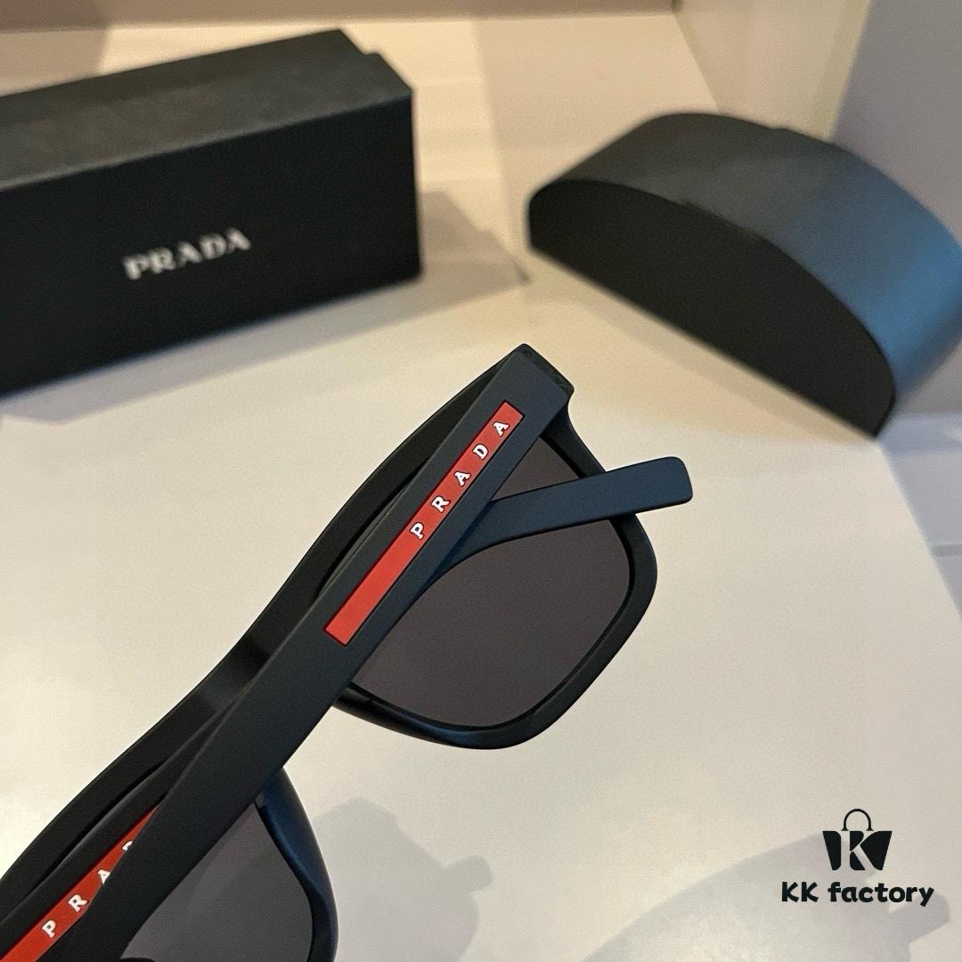 Prada Unisex Trendy Oversized Sunglasses for Street Style, Lightweight Design with Comfortable Nose Fit