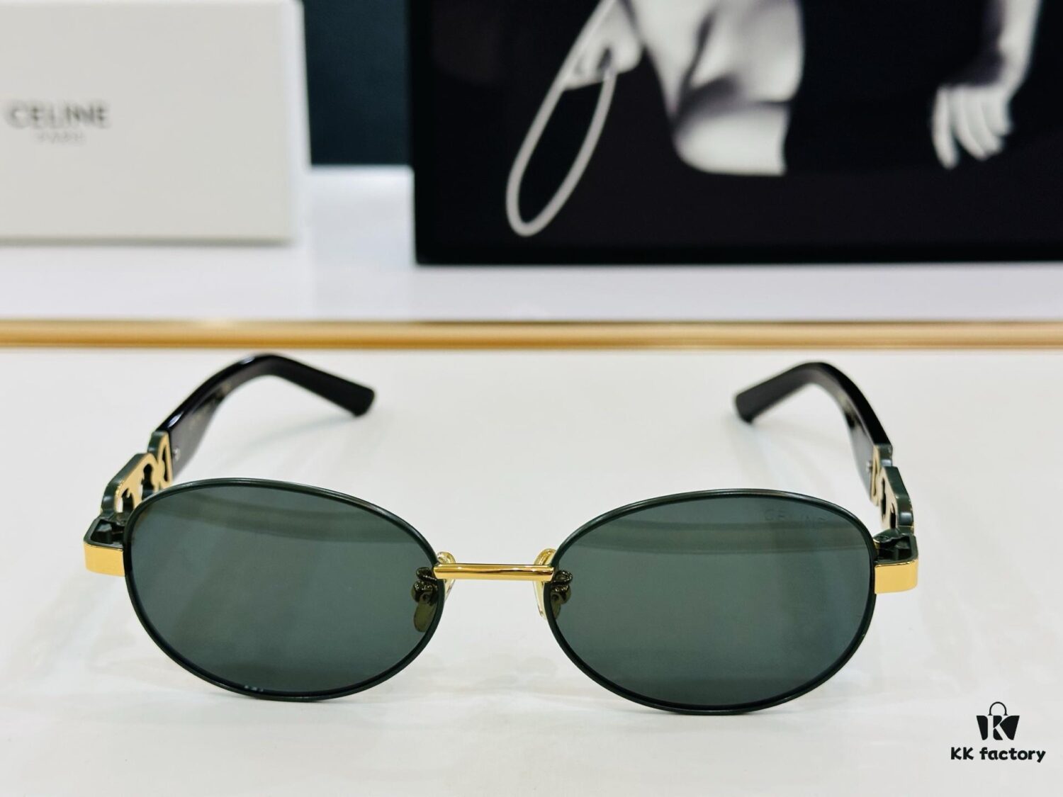 CELINE CL40253 Size: 53×18-145, Consistently Popular Unisex Style with Excellent Shine and Premium Texture, Superior Craftsmanship, Sunglasses