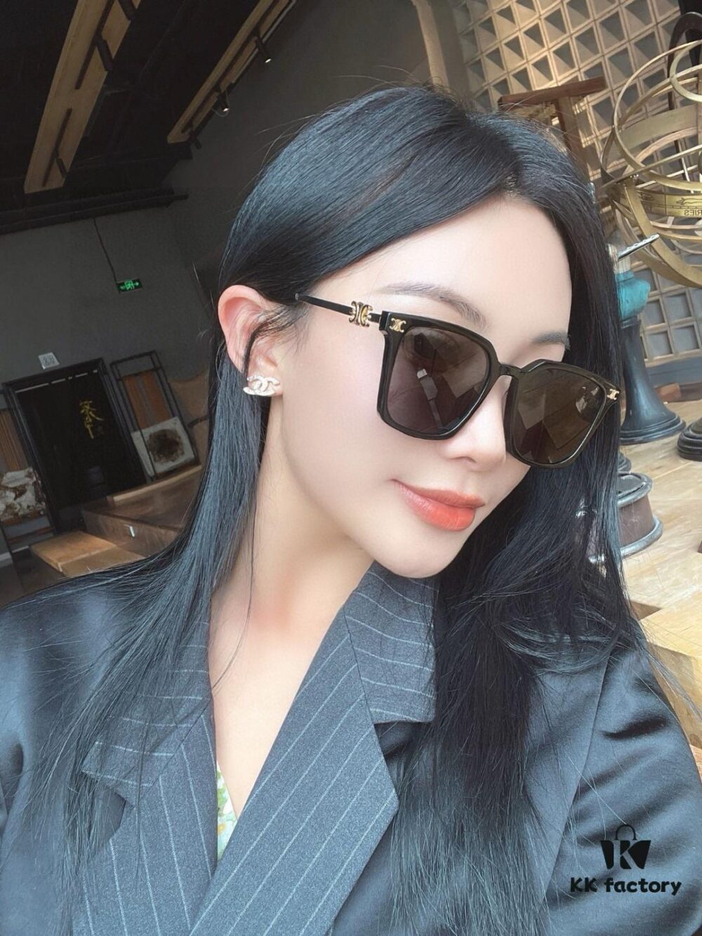 CELINE Red Book Popular Metal-Decorated Logo Simple Frame Sunglasses 6 Colors