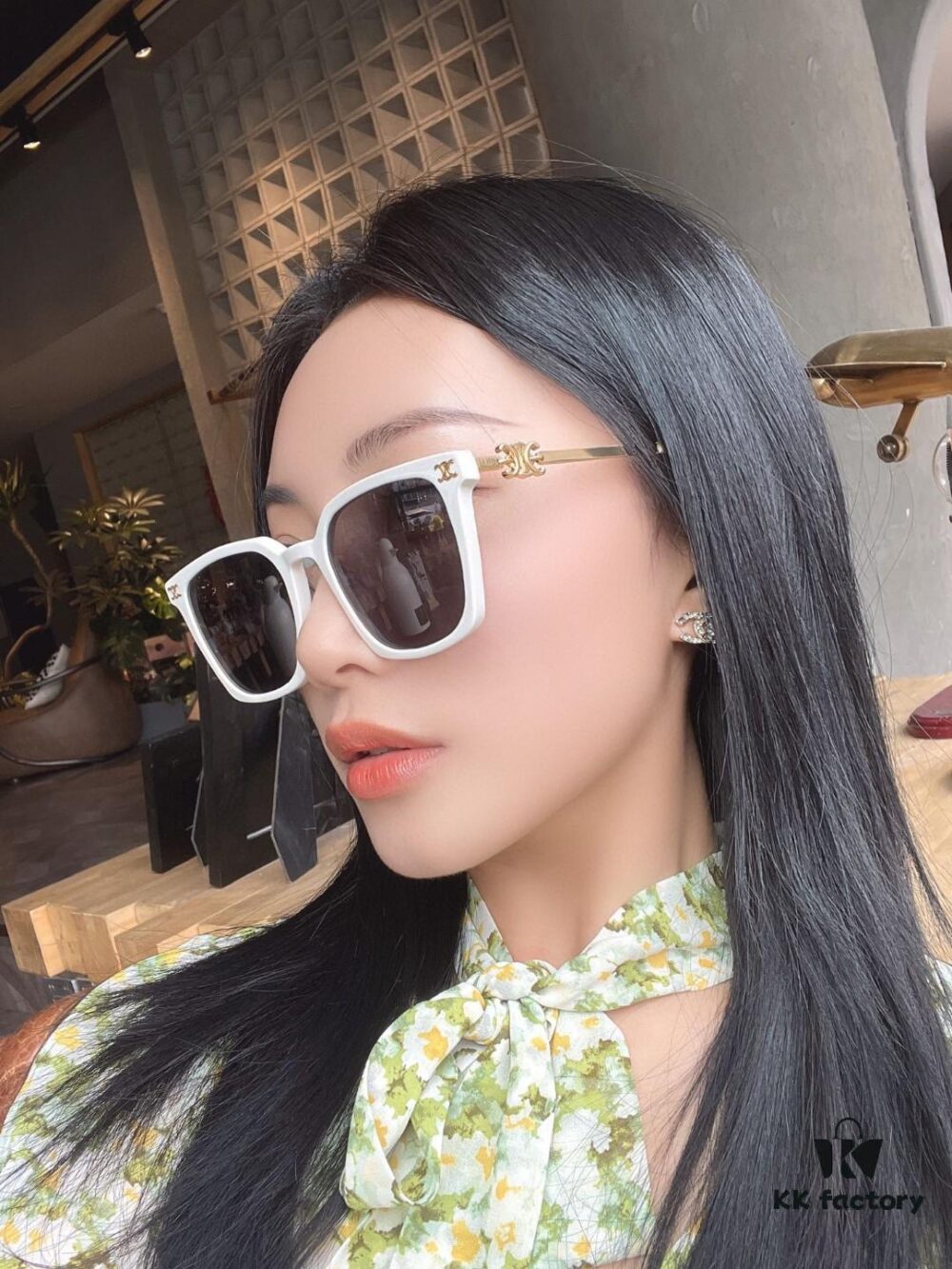 CELINE Red Book Popular Metal-Decorated Logo Simple Frame Sunglasses 6 Colors