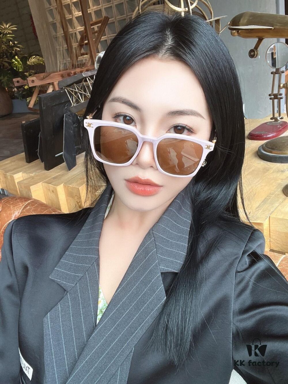 CELINE Red Book Popular Metal-Decorated Logo Simple Frame Sunglasses 6 Colors