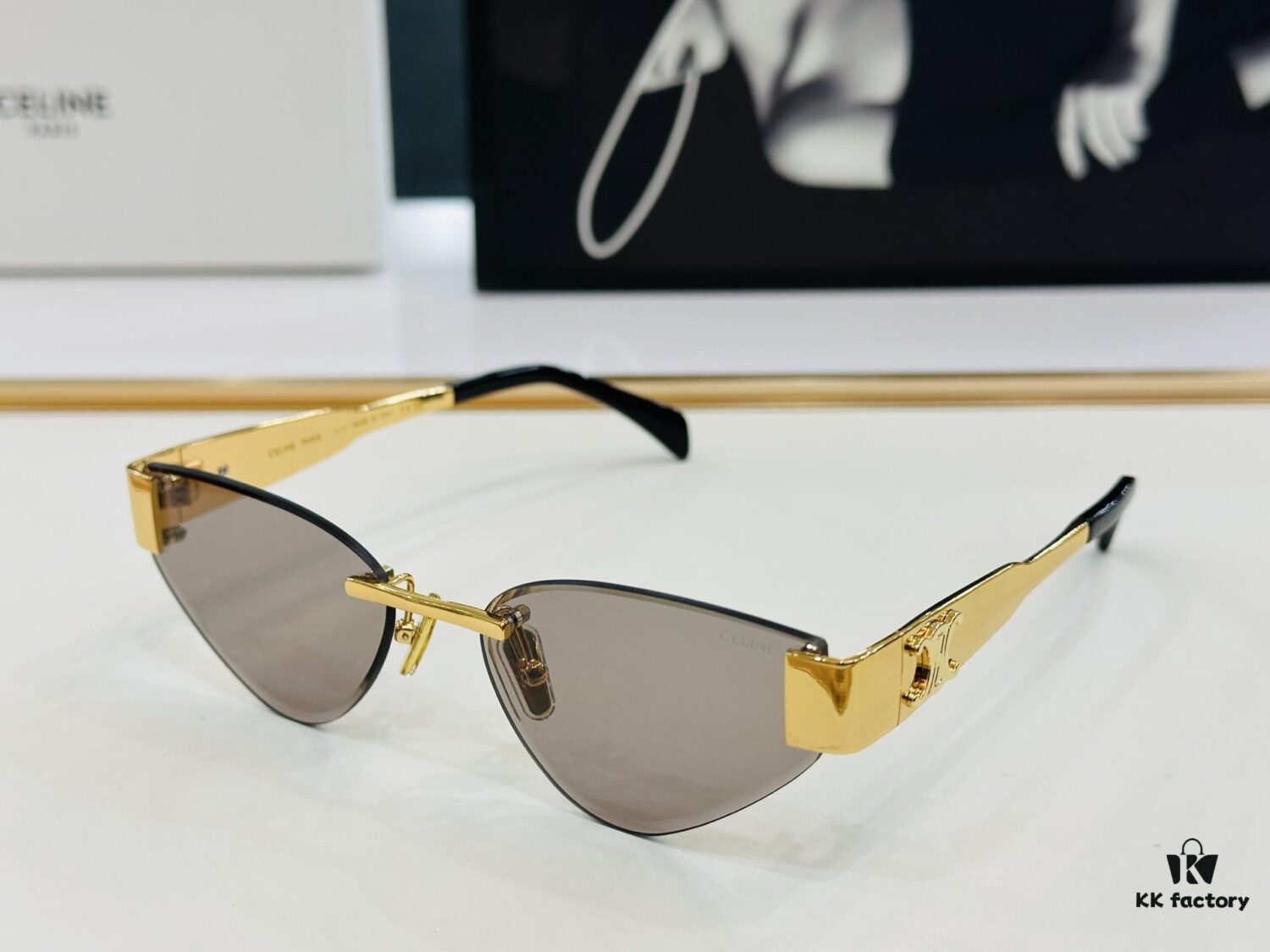 CELINE CL42122U Size 56-17-142, Popular Unisex Style with Excellent Shine and Premium Texture, XL Craftsmanship