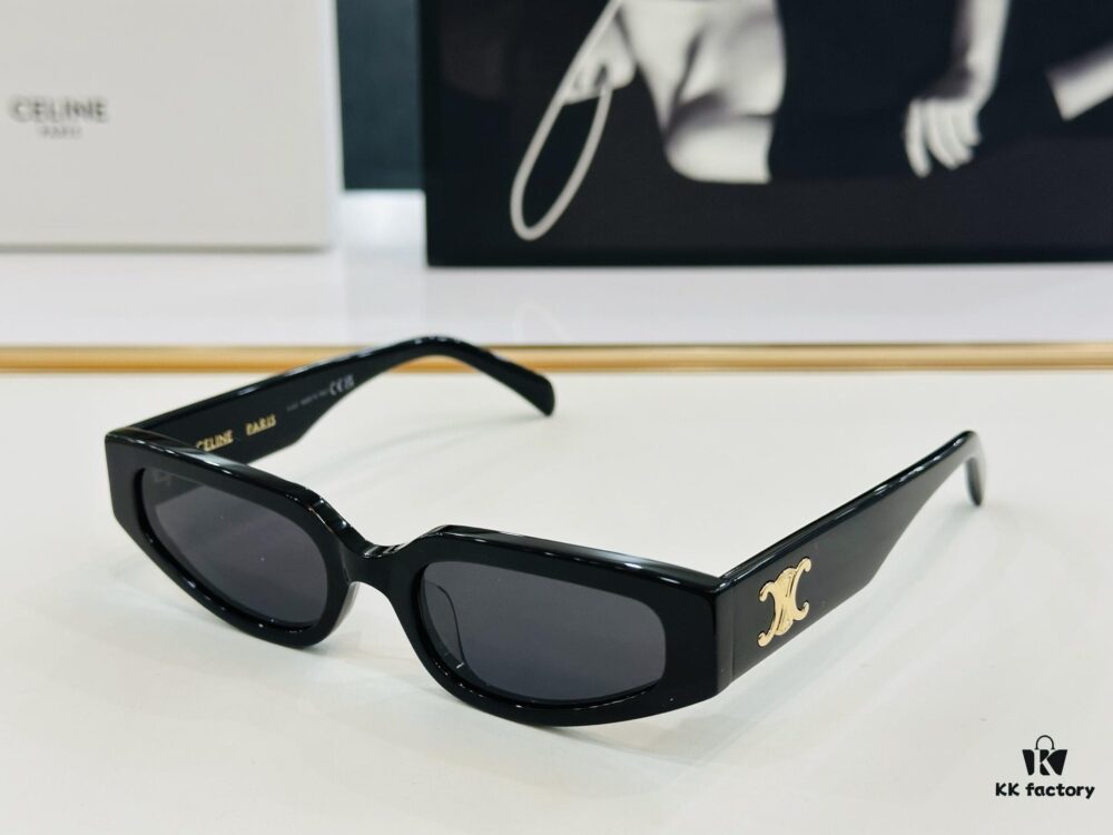 CELINE CL40269U Size: 54-19-135, Consistently Popular Unisex Style, European-American Design, High Gloss Finish, Premium Texture, Excellent Craftsmanship, Sunglasses