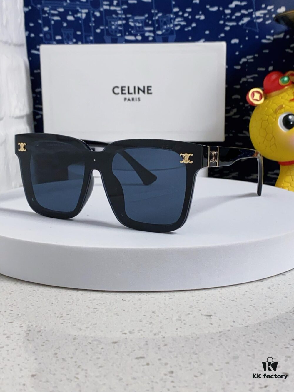 Celine 2025 New Arrival Square Sunglasses for Women, Stylish Oversized Frame, Slimming Effect for Round Faces, Polarized UV Protection Beach Sunglasses Unisex