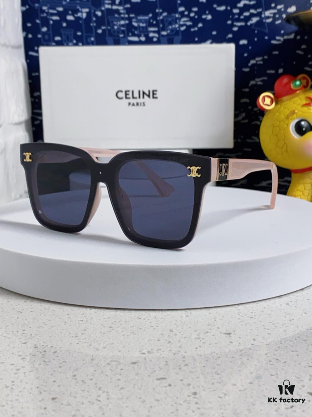 Celine 2025 New Arrival Square Sunglasses for Women, Stylish Oversized Frame, Slimming Effect for Round Faces, Polarized UV Protection Beach Sun Glasses Unisex