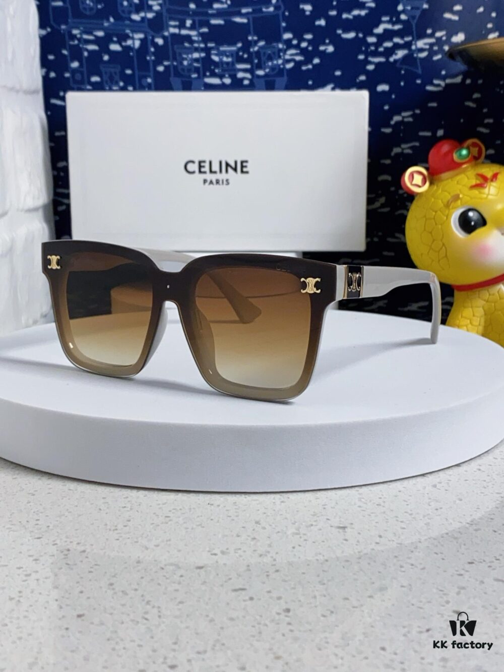Celine 2025 New Square Sunglasses for Women, Stylish Oversized Frame, Slimming Effect for Round Faces, Polarized UV Protection Beach Sun Glasses Unisex