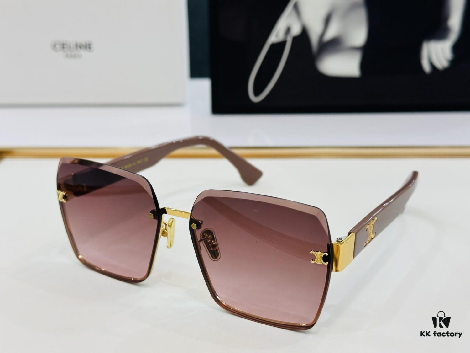 CELINE CL40237 Size: 62□18-140 Classic Best-Selling Style, European and American Fashion, High Gloss Finish, Premium Texture, Excellent Craftsmanship Sunglasses