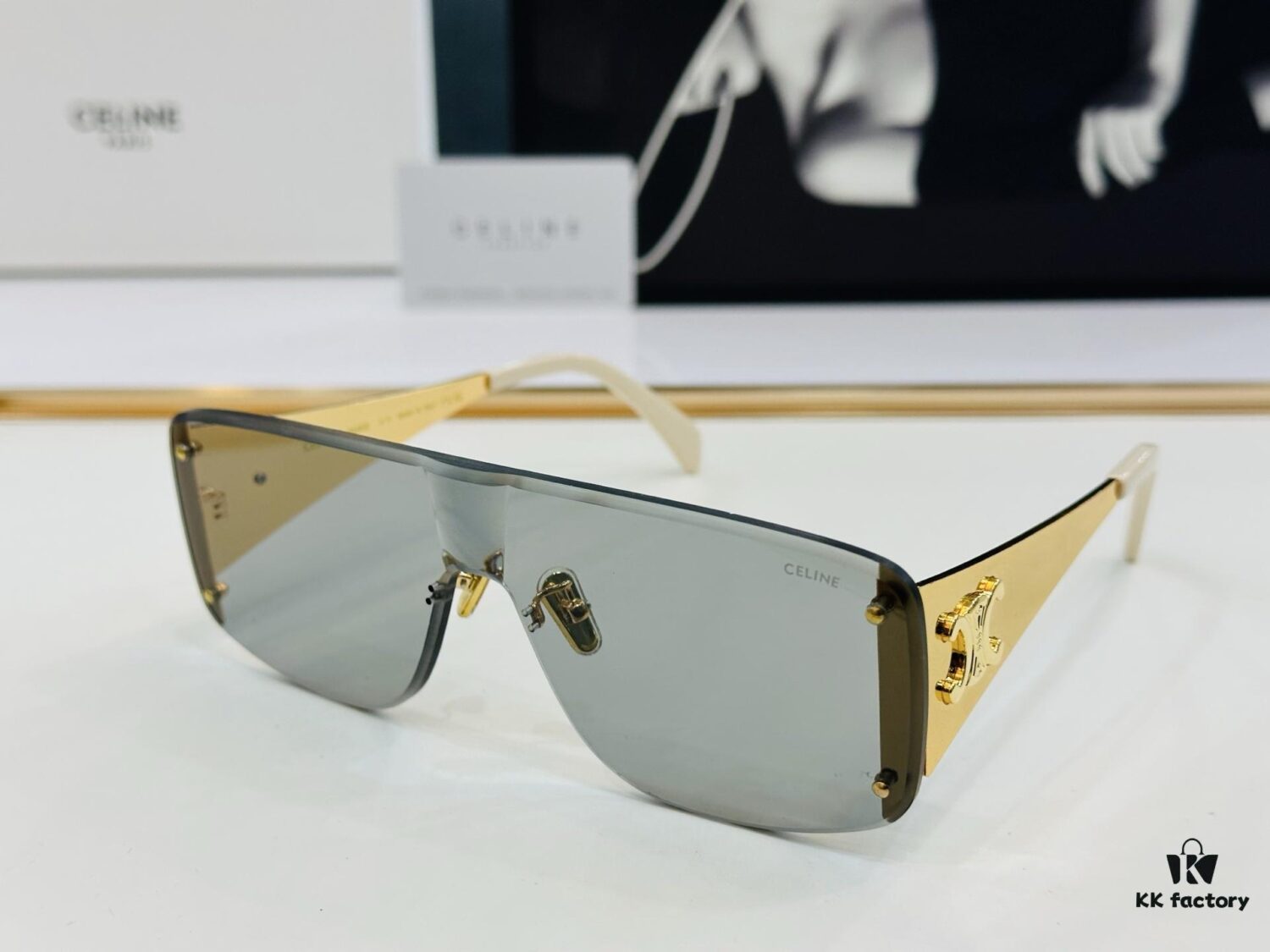 CELINE CL42104U Size 145□0-148, Popular Unisex Style, European-American Fashion, High Gloss Finish, Premium Texture, XL Craftsmanship