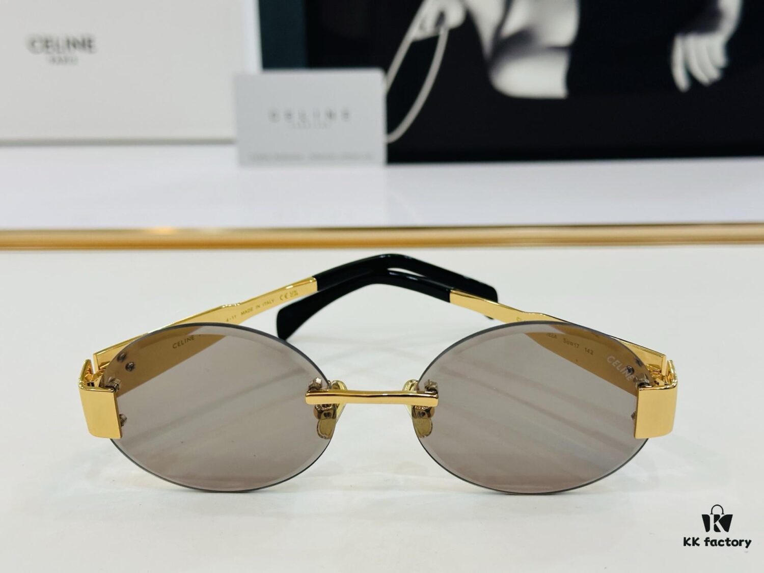 CELINE CL42121U Size 56□17-142, Popular Unisex Sunglasses with Excellent Shine and Premium Texture, XL Craftsmanship