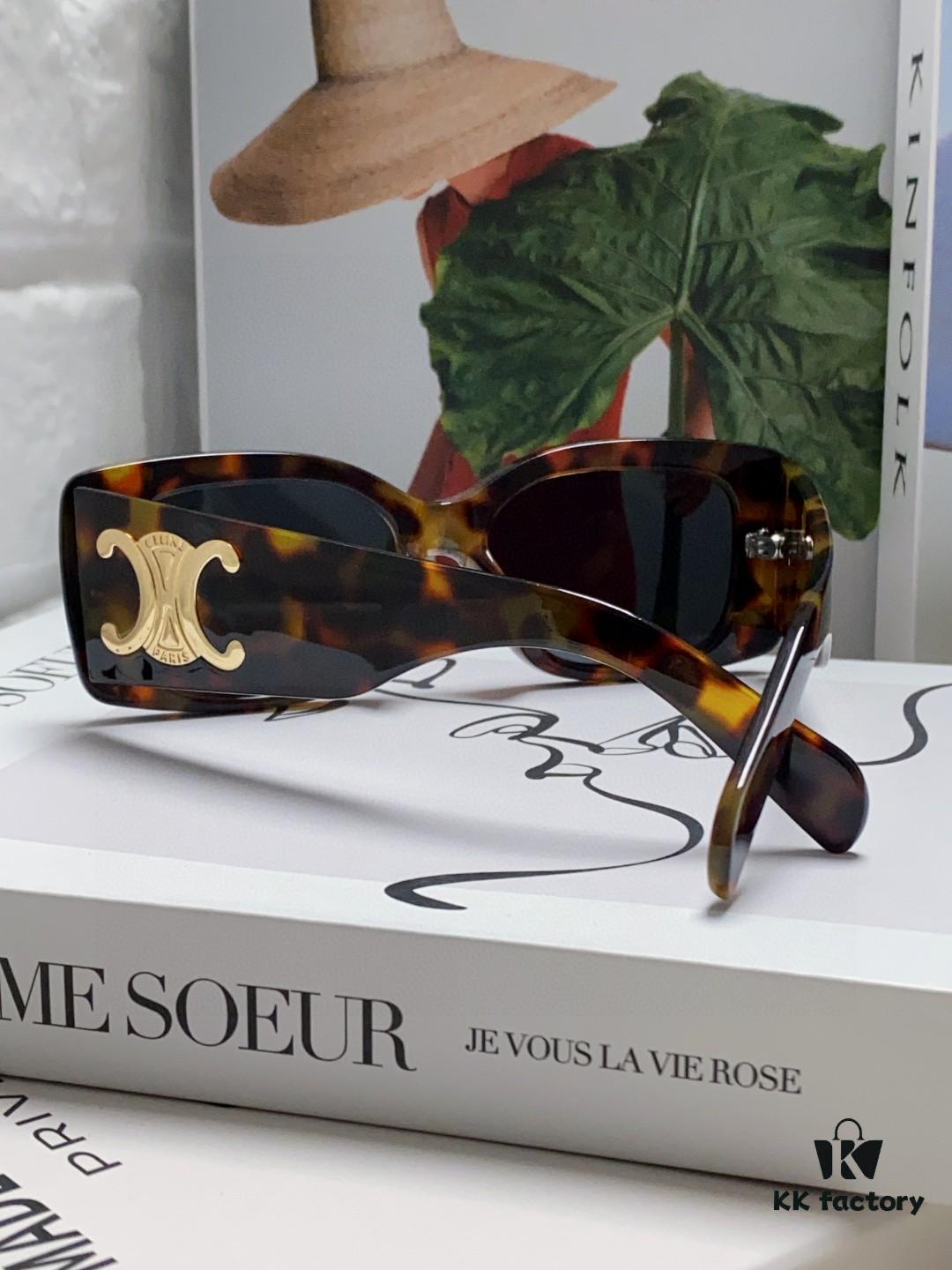 CELINE 2024 New Runway Collection Square Oversized Archetype Sunglasses, Popular Trendy Women's Eyewear Inspired by Yang Mi