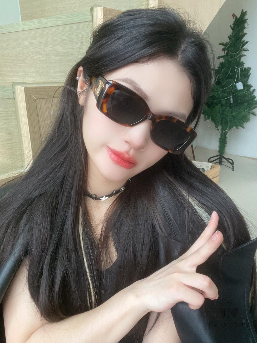 CELINE 2024 New Runway Official Same Style as Yang Mi, Versatile Oversized Square Archetype Sunglasses