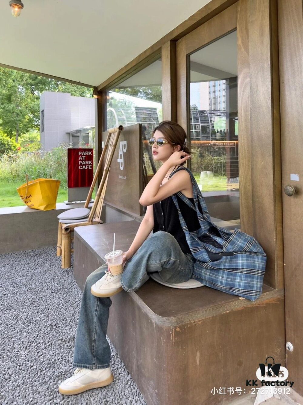 Lisa's Same Celine Retro Round-Framed Sunglasses, Known as the 'Egg Superman' Style, Iconic Arch Design Always Popular, Hard to Get