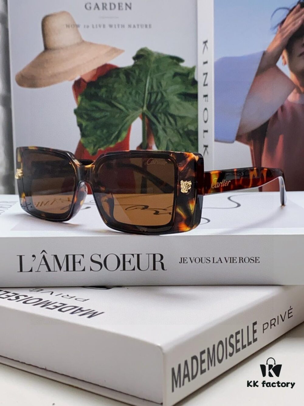 Cartier Unisex Sunglasses, Timeless Leopard Logo Design, Simple and Elegant Frame, Universal Fit for All Face Shapes