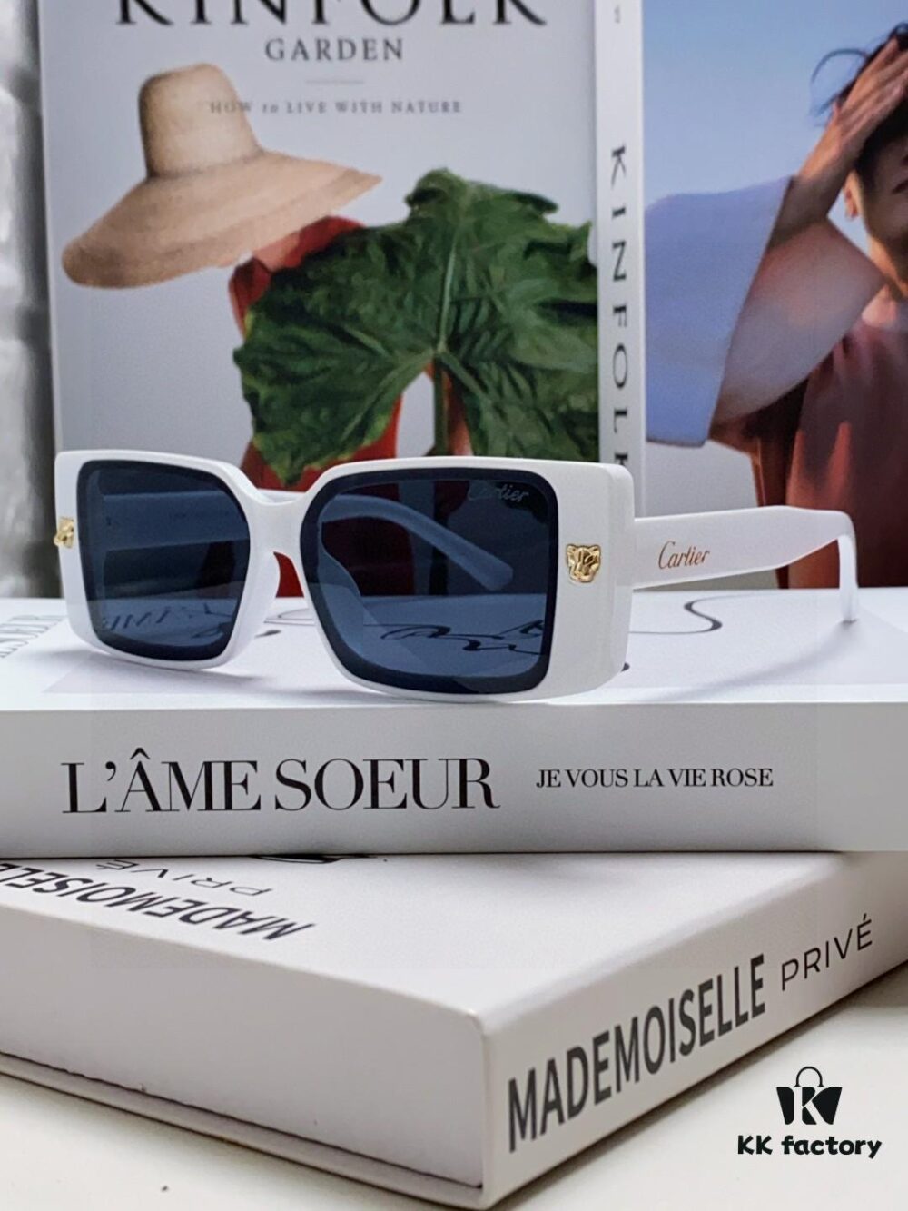 Cartier Unisex Sunglasses, Timeless Leopard Design, Universal Frame Shape, Minimalist and Elegant, Suitable for All Face Types