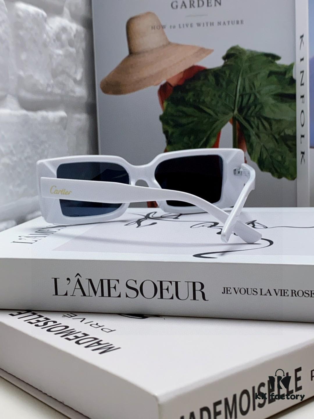 Cartier Unisex Sunglasses, Timeless Leopard Design, Universal Frame Shape, Minimalist and Elegant, Suitable for All Face Types