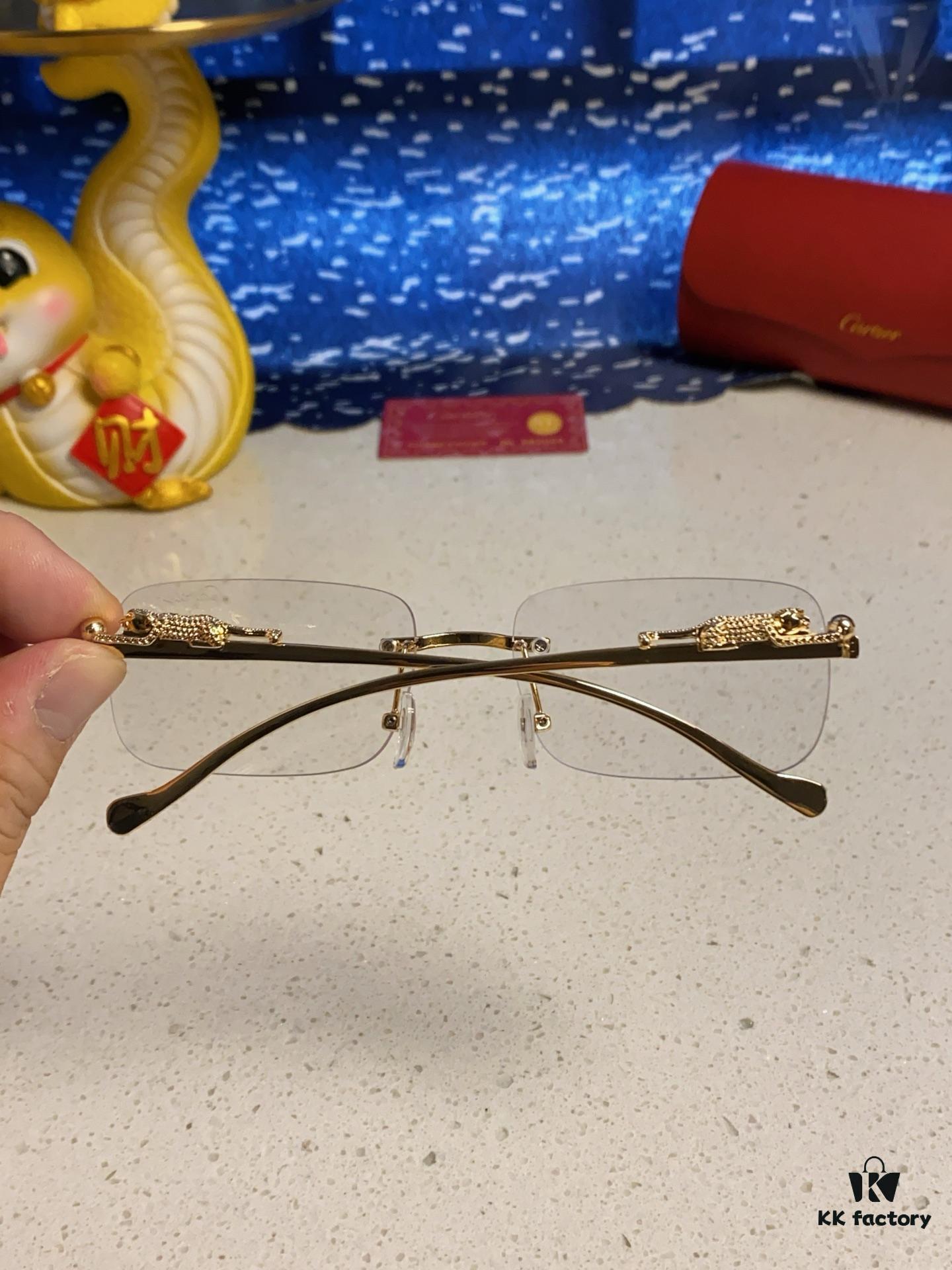 Cartier 2025 New Arrival Official Website 1:1 Minimalist Luxury Sunglasses with Iconic Leopard Logo on Temple