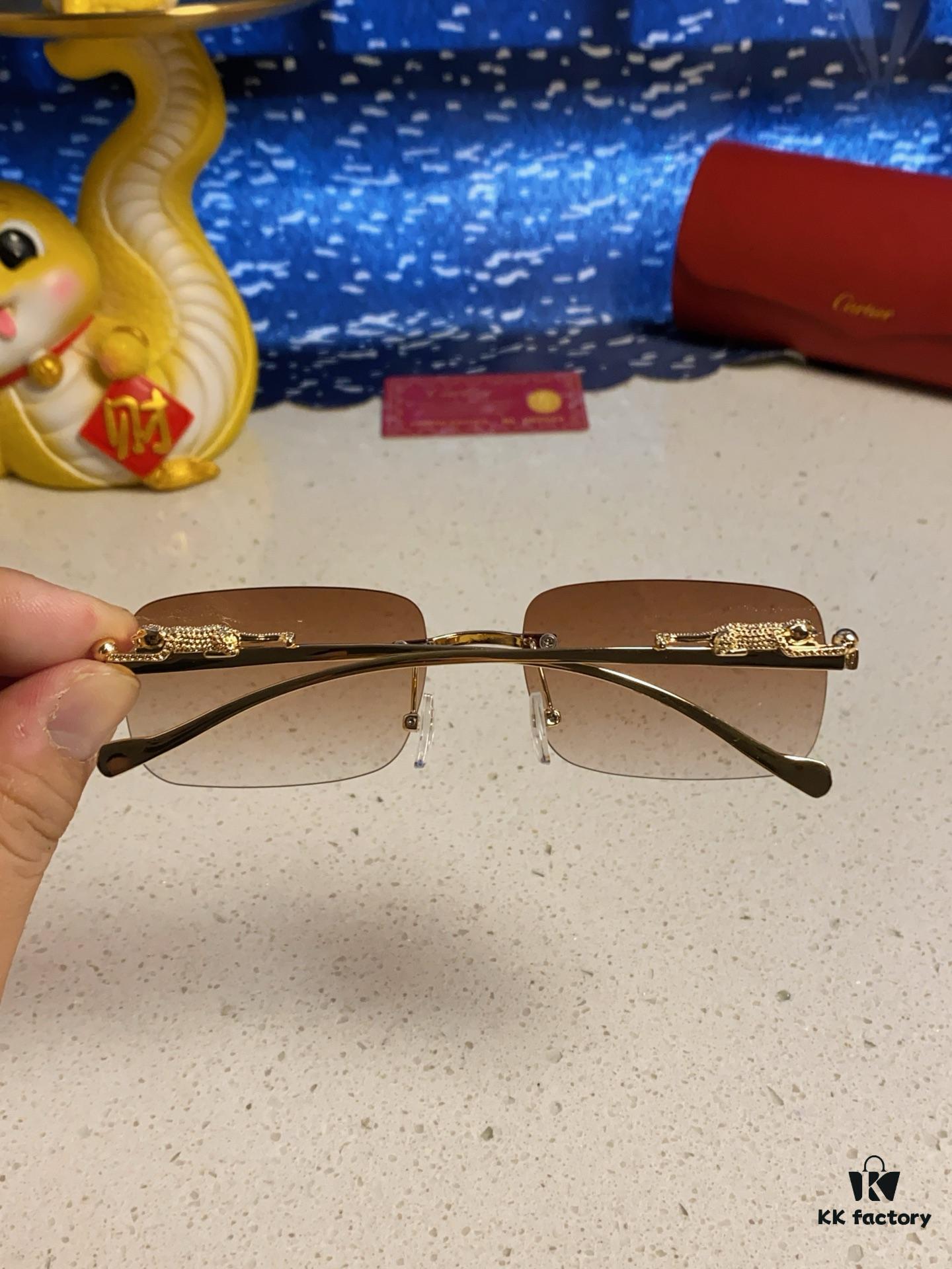 Cartier 2025 New Arrival Official Website One-to-One Minimalist Luxury Sunglasses with Iconic Panther Logo on Temple