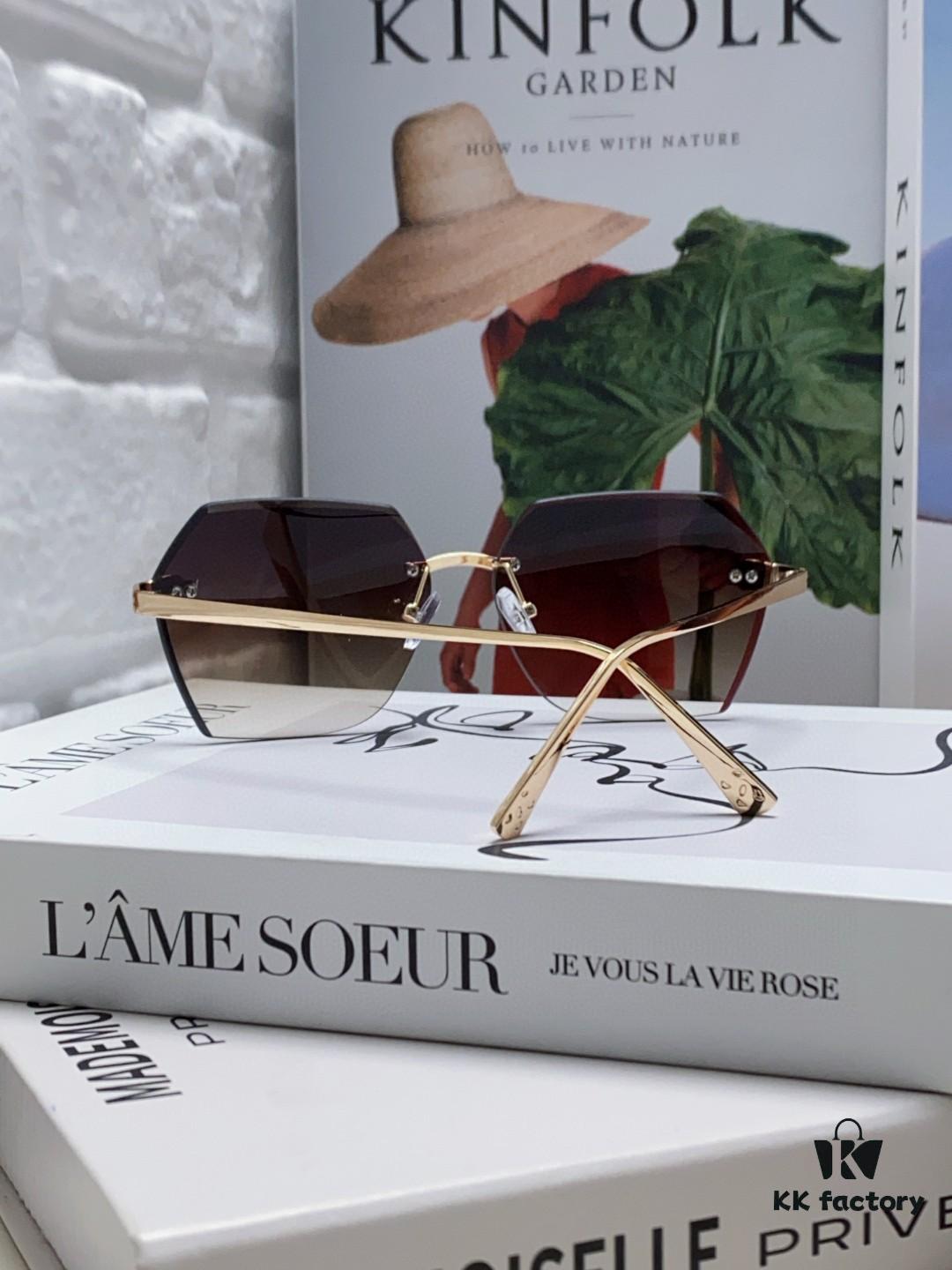 Cartier 2024 New Collection Frameless Sunglasses for Women, Classic Leopard-Print Temples, Diamond-Cut Edges, Premium Gradient Lenses, Oversized Sun Glasses