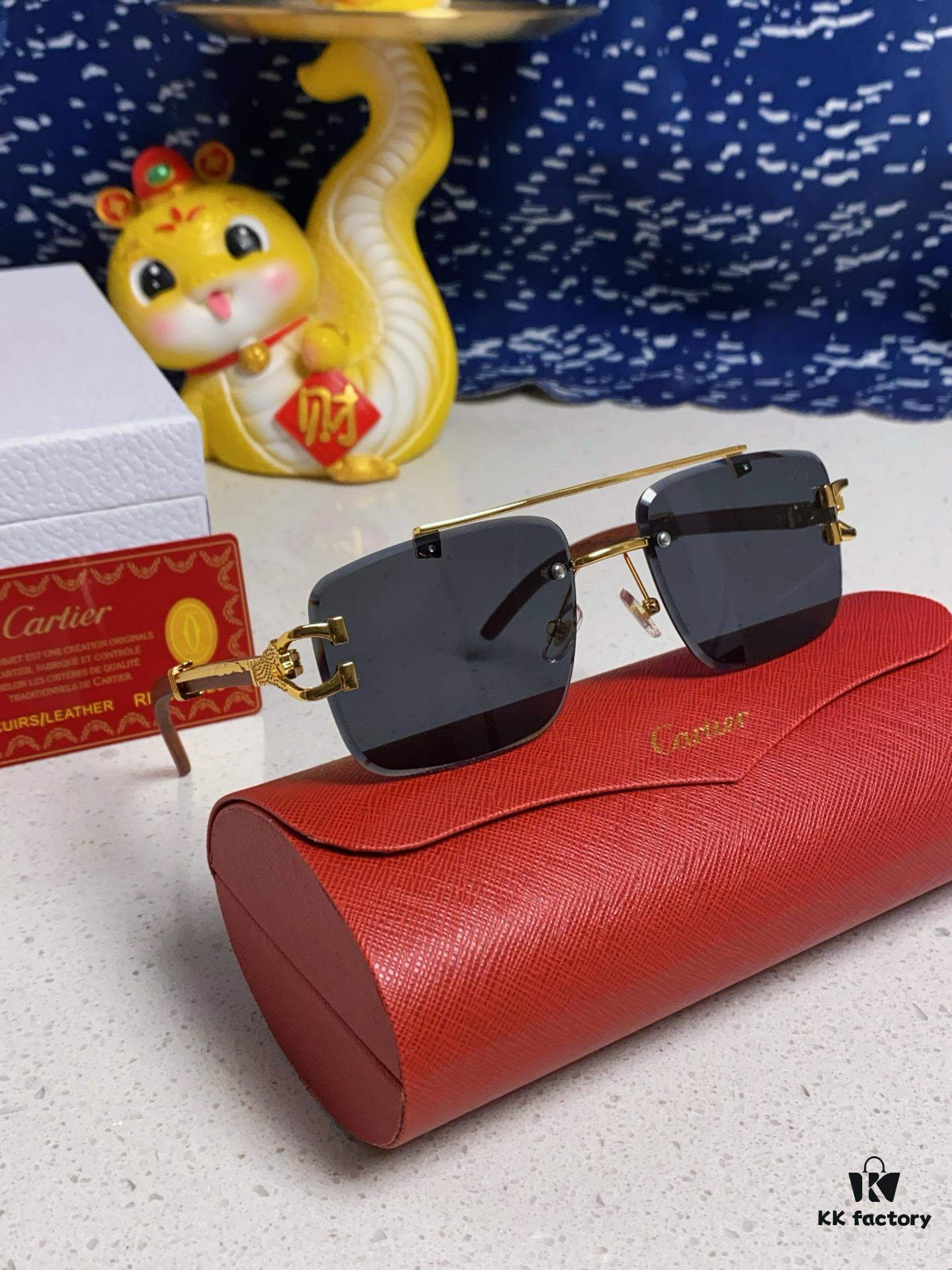 Cartier 2025 New Arrival Wooden Texture Panther Decorated Frameless Bar Square Sunglasses, Gradient Color Tinted Lens, Fashion Retro Street Style Sun Glasses