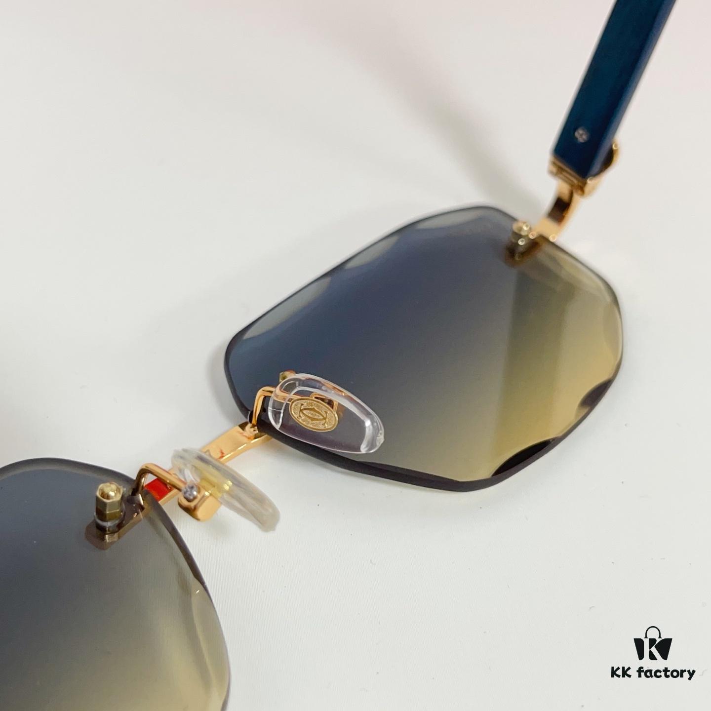 135 Cartier MOD: CT0606S Size: 59□17 142