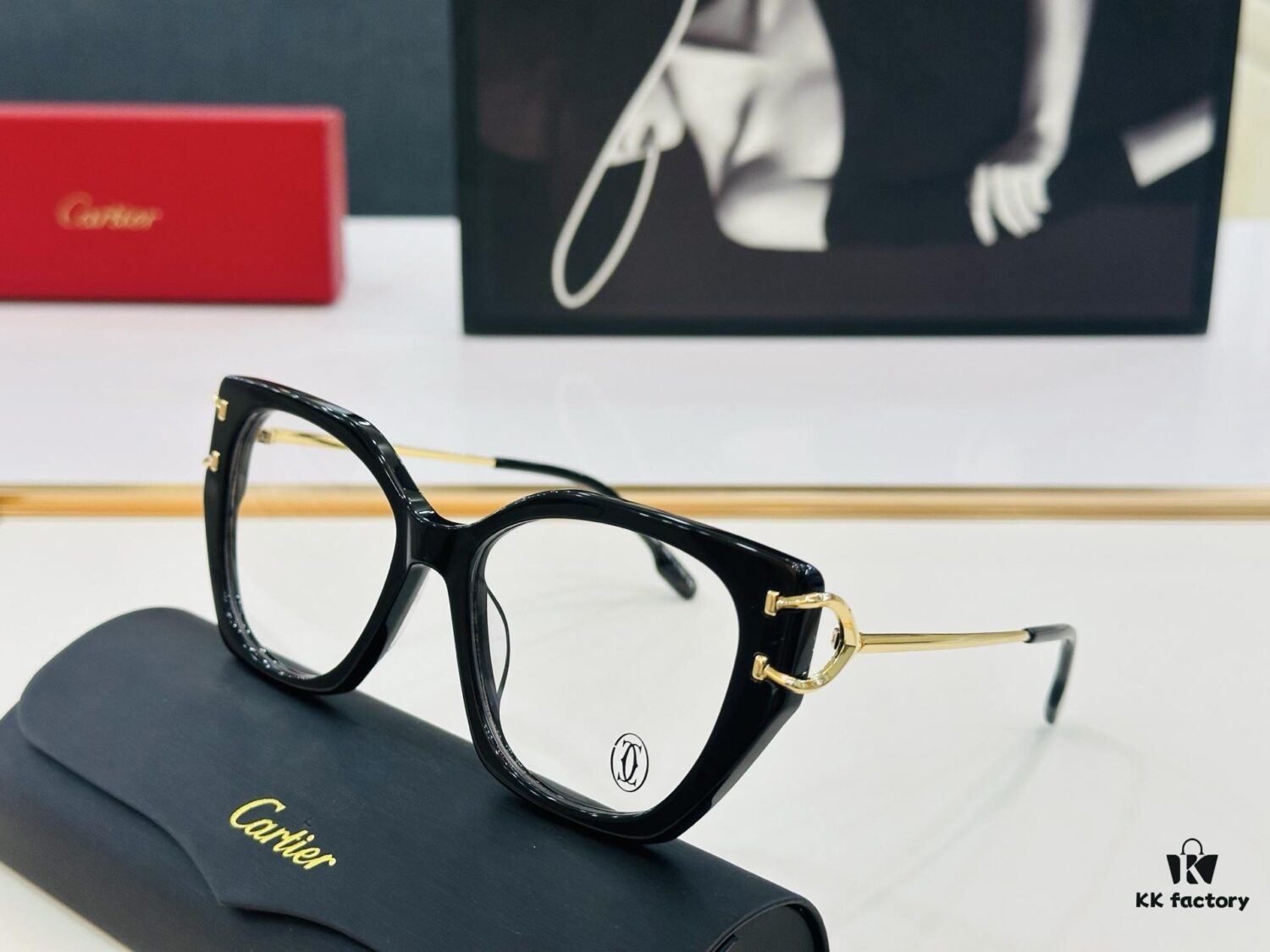 Cartier CT0530S Size: 56□17-145 Universal Frame Shape Suits All Face Types Minimalist and Elegant Fashionable Unisex Sunglasses