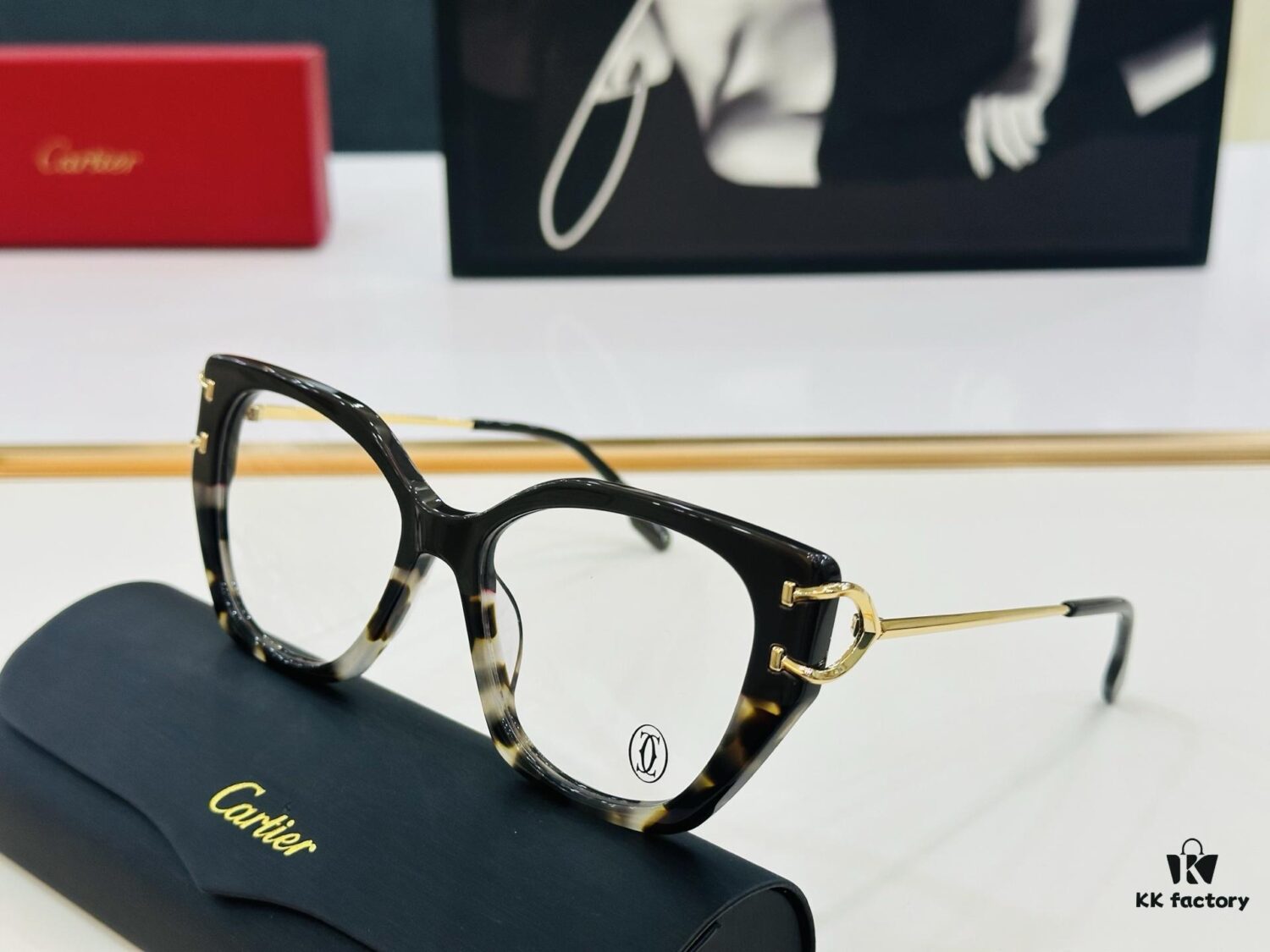 Cartier CT0530S Size: 56□17-145 Universal Frame Shape Suits All Face Types Minimalist and Elegant Fashionable Unisex Sunglasses