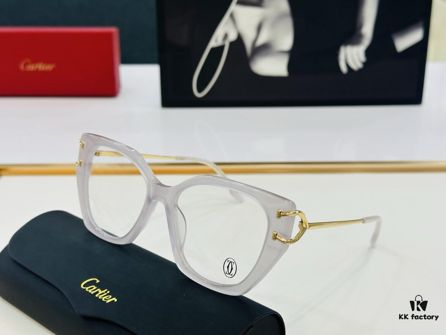 Cartier CT0530S Size: 56□17-145 Universal Frame Shape Suits All Face Types Minimalist and Elegant Fashionable Unisex Sunglasses