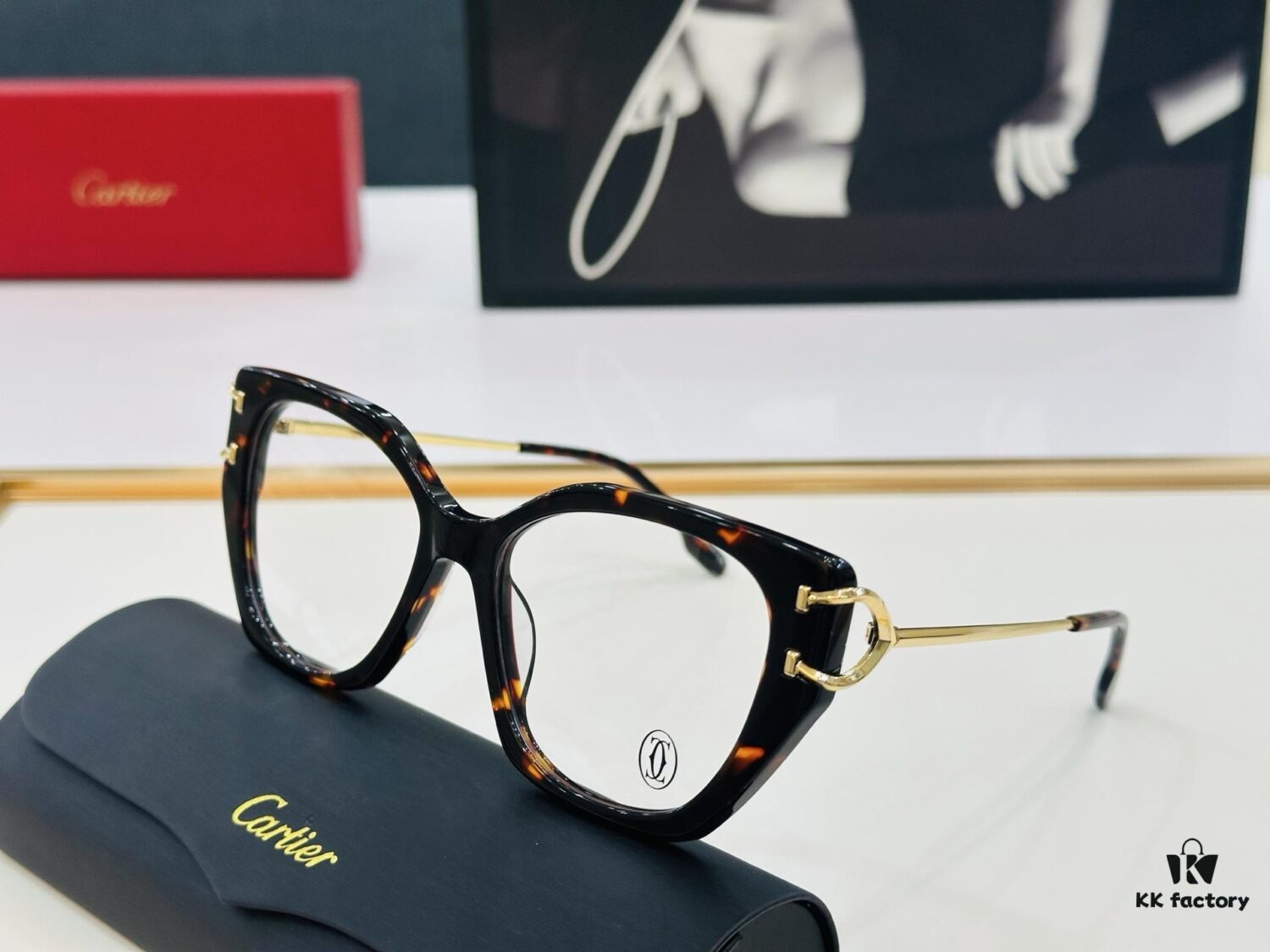 Cartier CT0530S Size: 56□17-145 Universal Frame Shape Suits All Face Types Minimalist and Elegant Fashionable Unisex Sunglasses