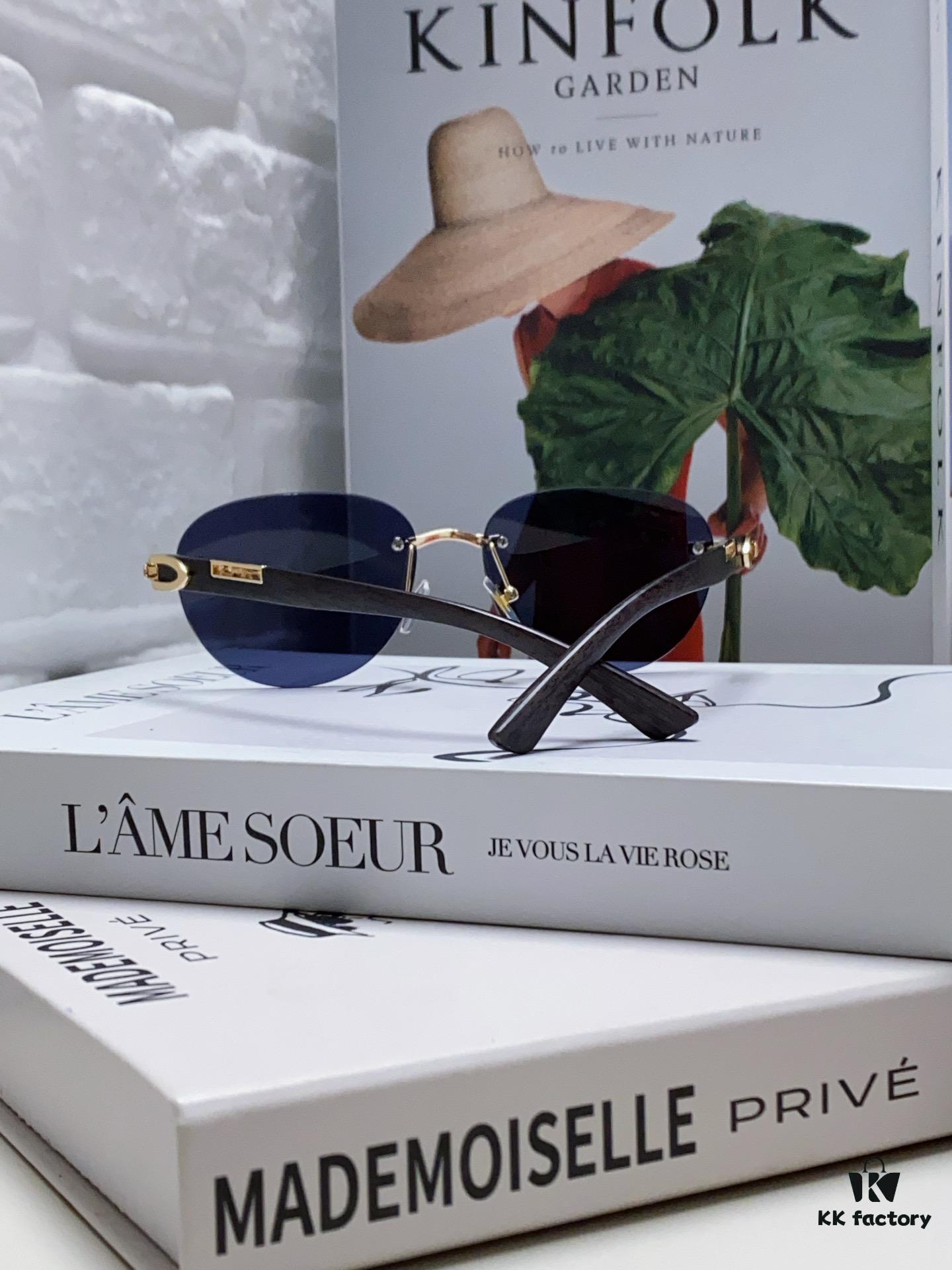 Cartier 2024 New Fashion Frameless Sunglasses with Retro Leopard Head Decoration, Celebrity-Inspired Square Sunglasses for Men and Women, UV-Protective Unisex Eyewear