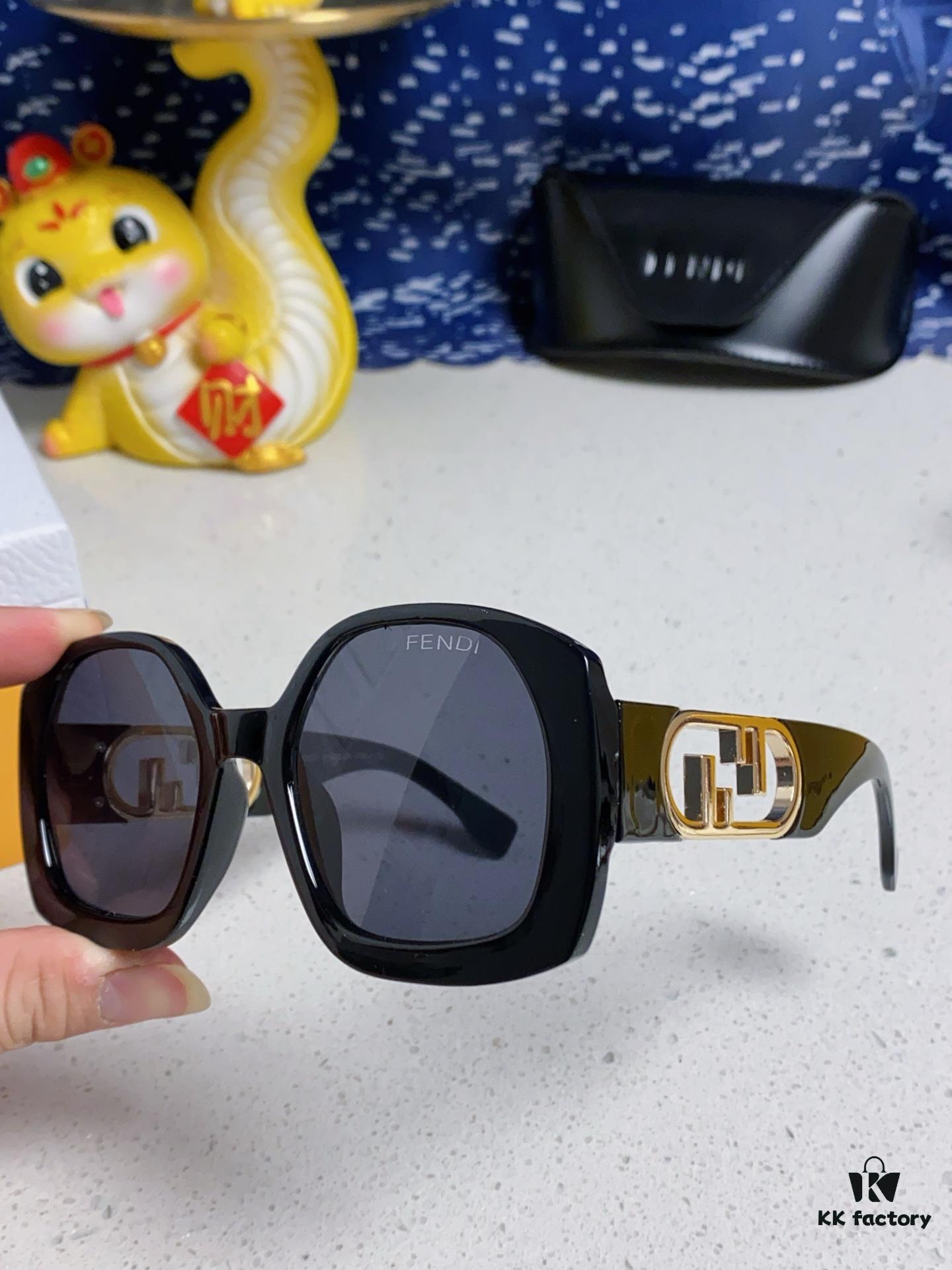 FENDI Acetate O'Lock Sunglasses with Gold-Tone Metal Temples Featuring Oversized O'Lock Logo