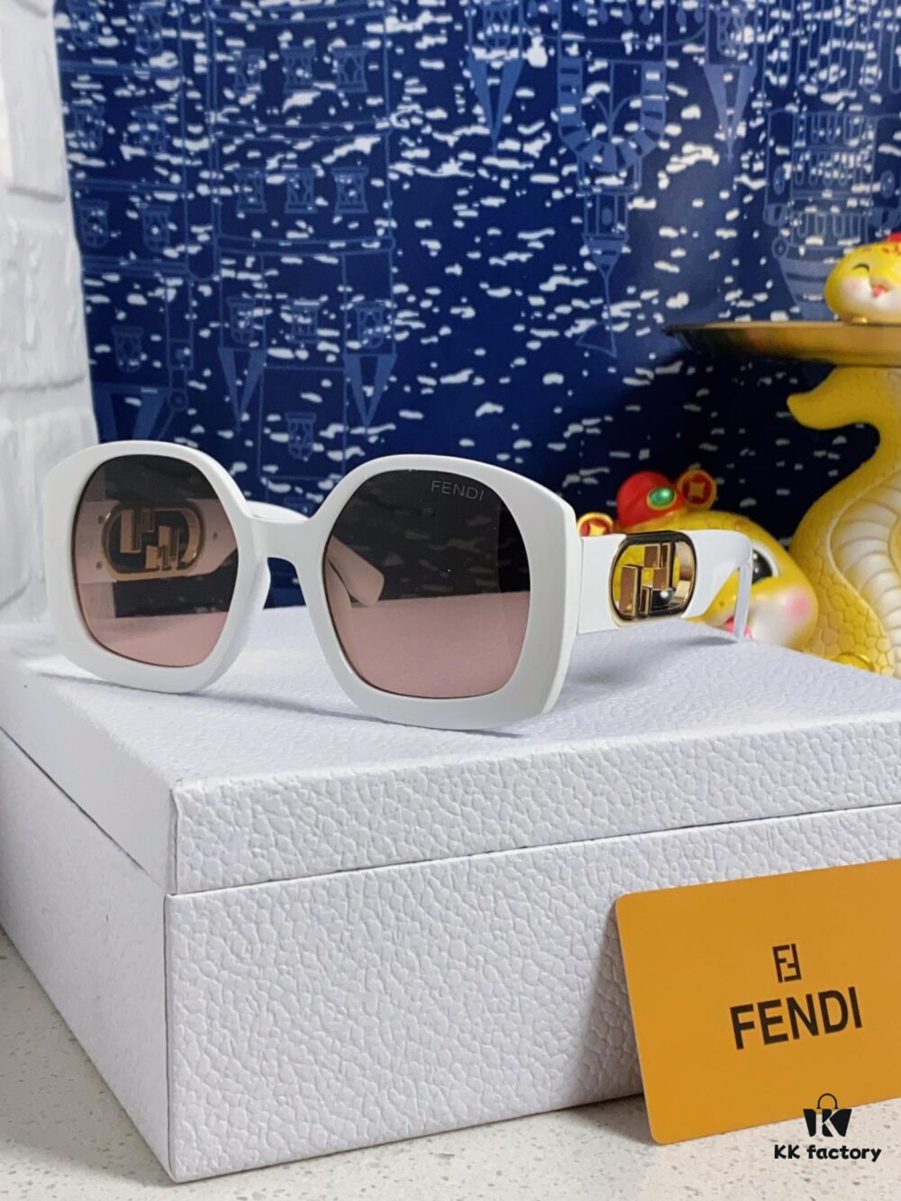 FENDI Acetate O'Lock Sunglasses with Gold-Tone Metal Temples Featuring Oversized O'Lock Logo