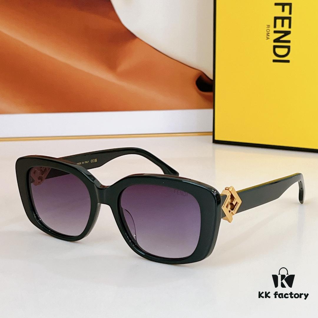 135 FENDI Sunglasses