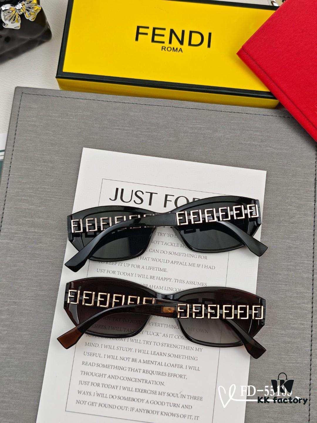 FENDI Italy | Polarized Sunglasses with TR90 Frame and Polarlite Lens