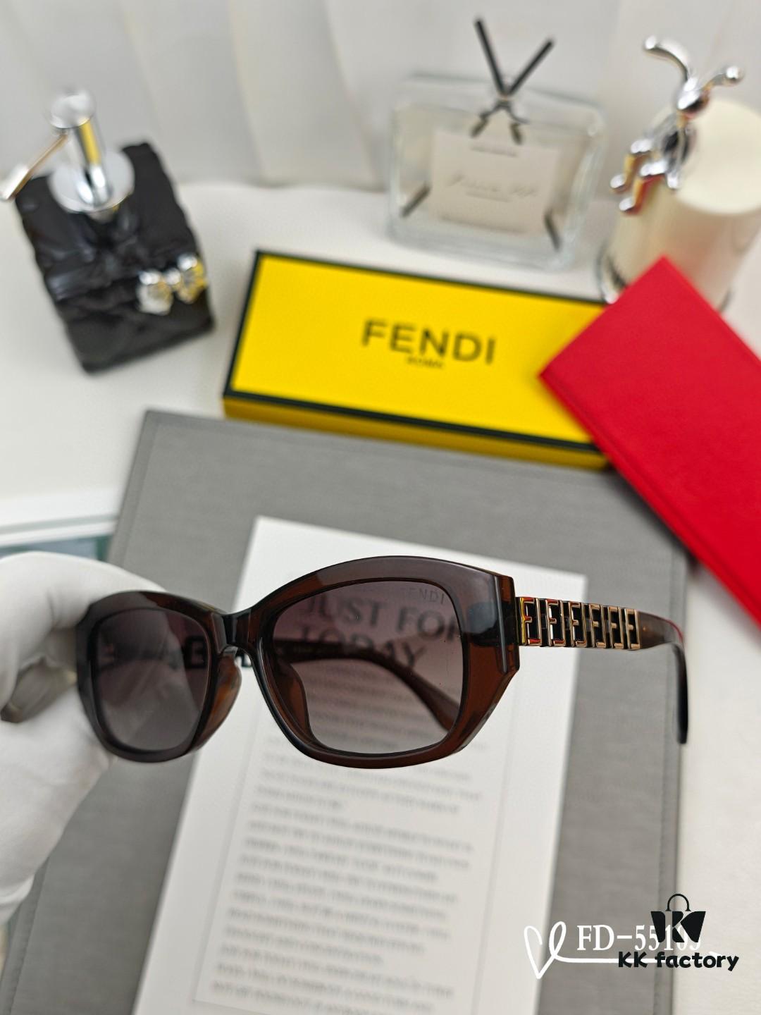 FENDI Italy | Polarized Sunglasses with TR90 Frame and Polarlite Lens