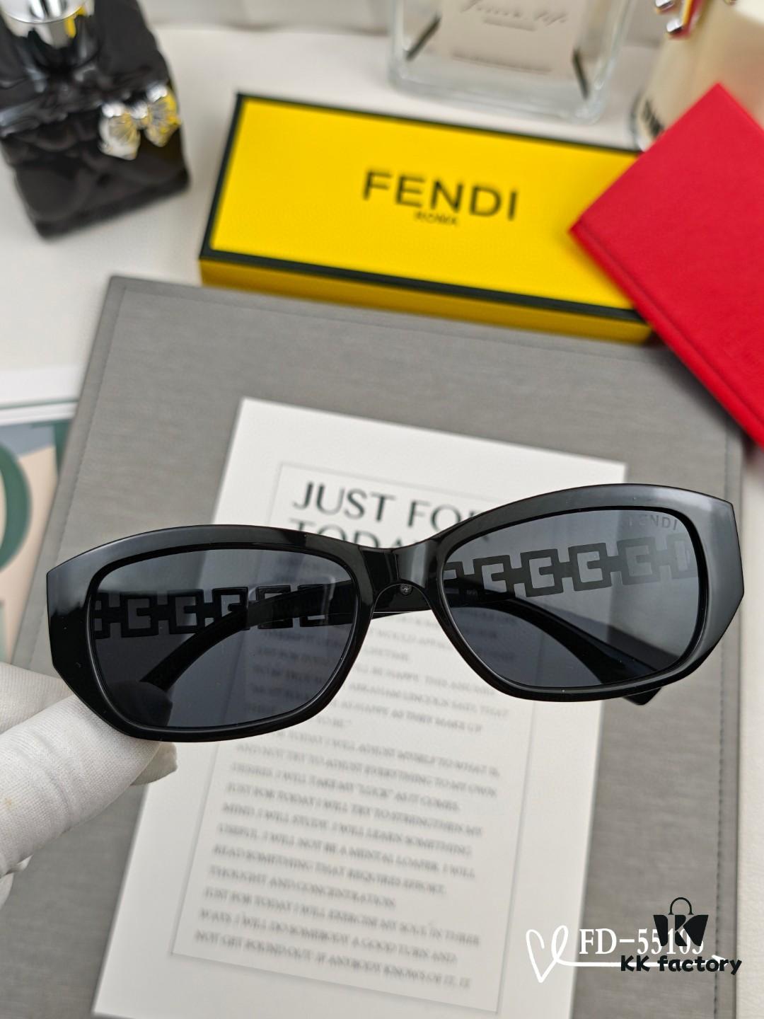 FENDI Italy | Polarized Sunglasses with TR90 Frame and Polarlite Lens