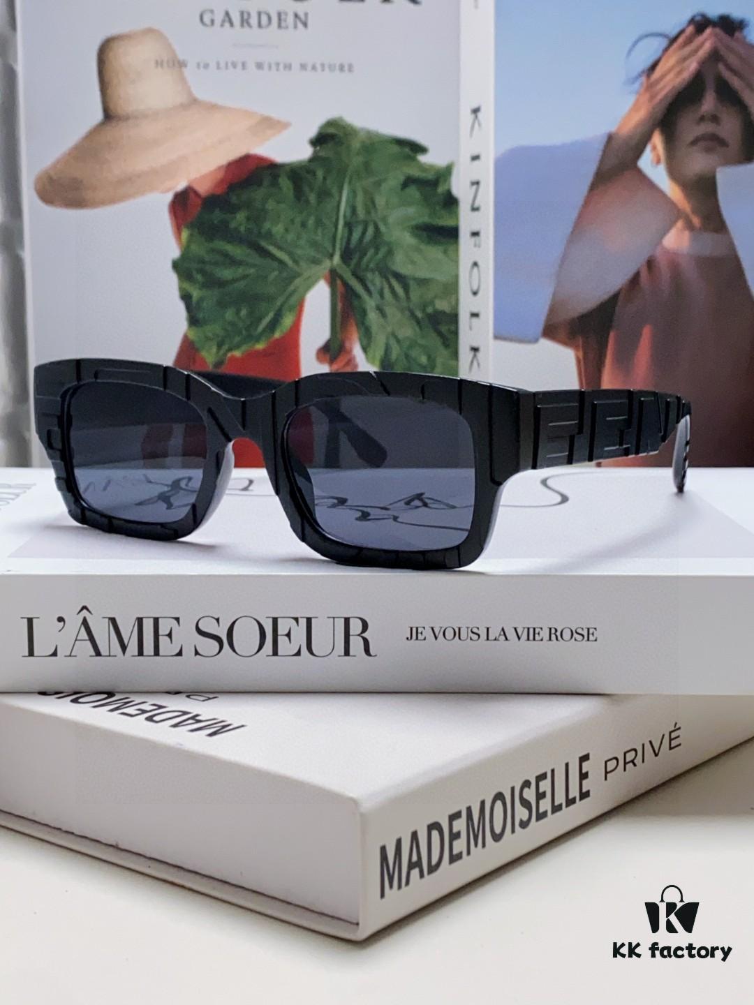 FENDI 2025 New Square Sunglasses, Trendy Hip-Hop Style Alphabet Design, Instagram-Worthy Street Snap Shades