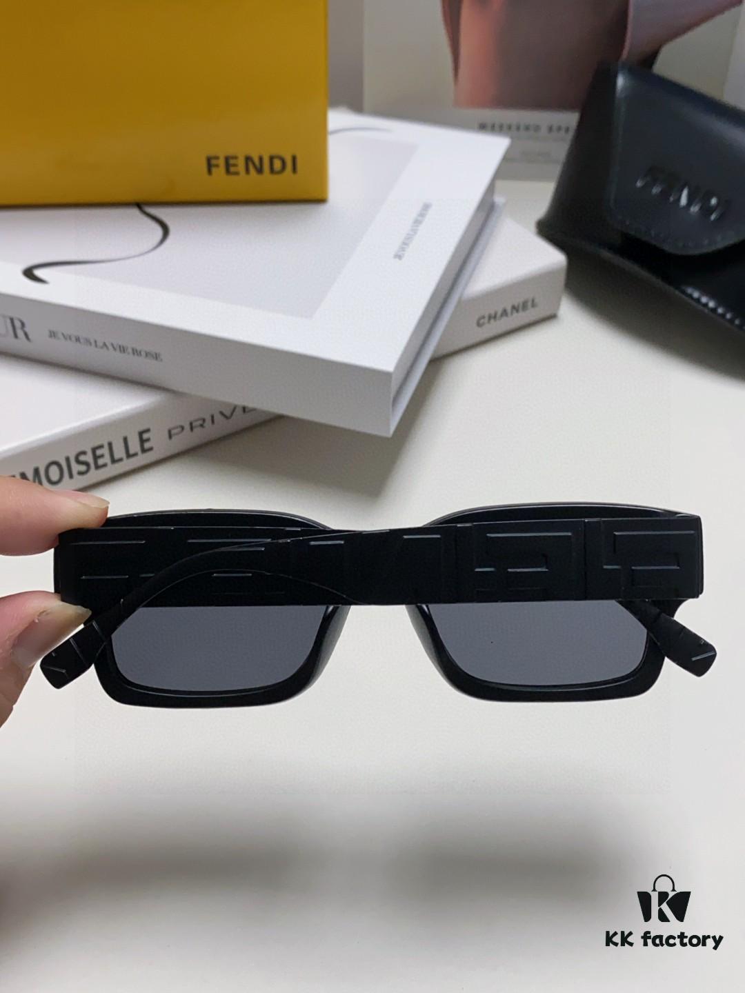 FENDI 2025 New Square Sunglasses, Trendy Hip-Hop Style Alphabet Design, Instagram-Worthy Street Snap Shades