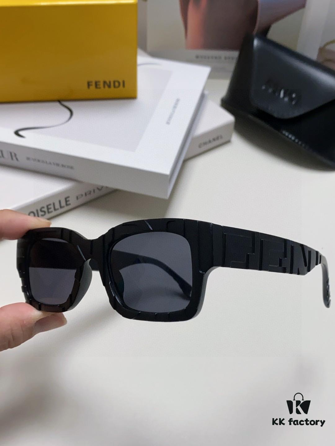 FENDI 2025 New Square Sunglasses, Trendy Hip-Hop Style Alphabet Design, Instagram-Worthy Street Snap Shades