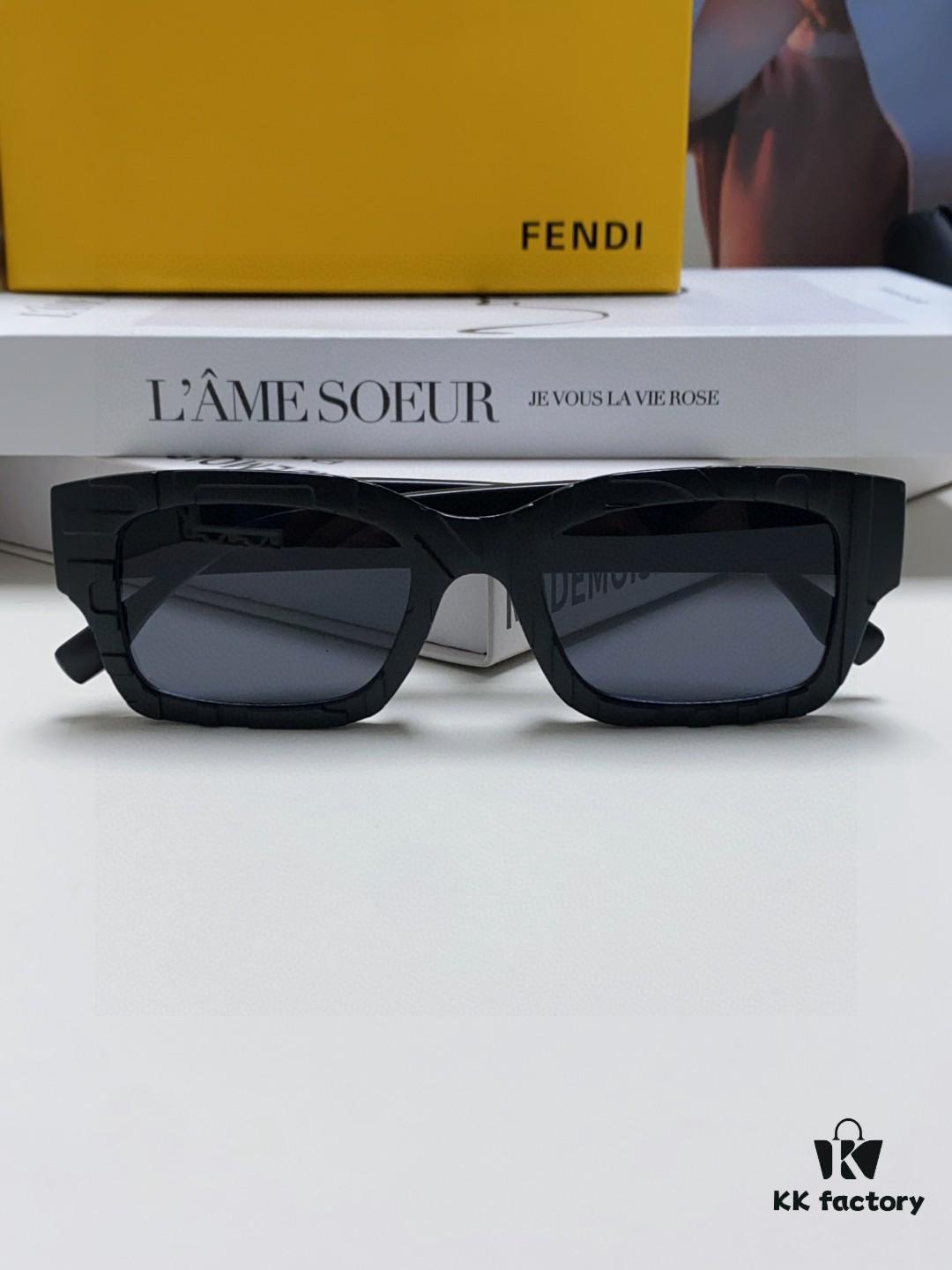 FENDI 2025 New Square Sunglasses, Trendy Hip-Hop Style Alphabet Design, Instagram-Worthy Street Snap Shades