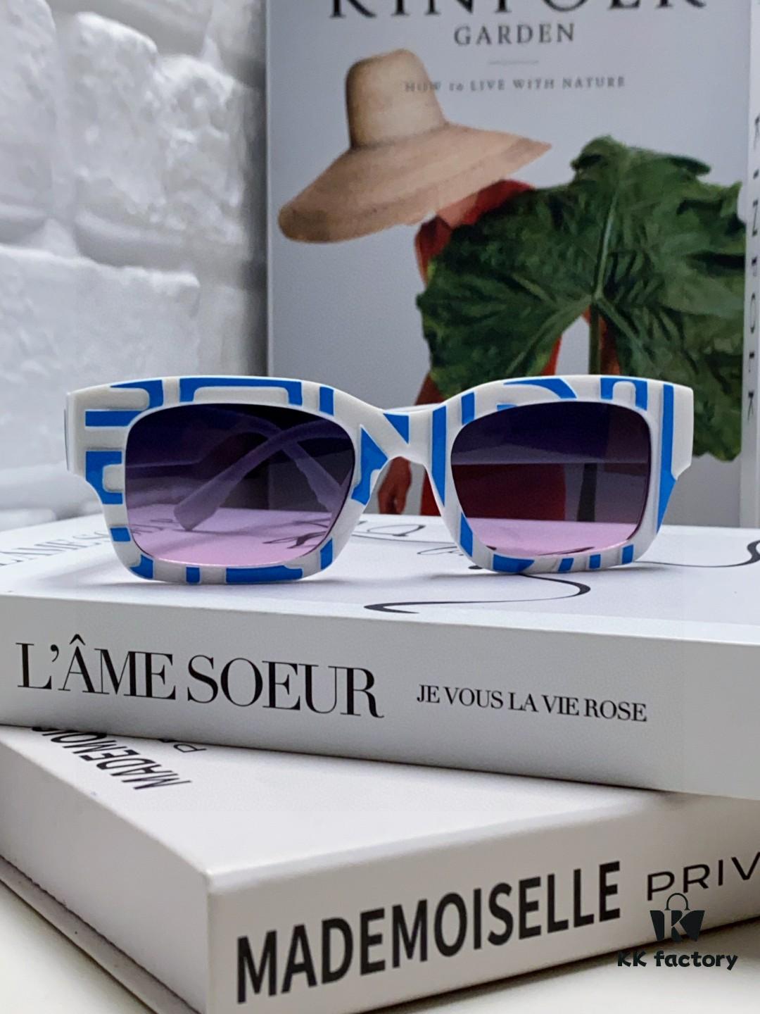 FENDI 2025 New Square Sunglasses, Stylish Hip-Hop Inspired UV Protection Shades, Trendy Alphabet Design for Street Photography, Fashionable Instagrammable Unisex Sunglasses