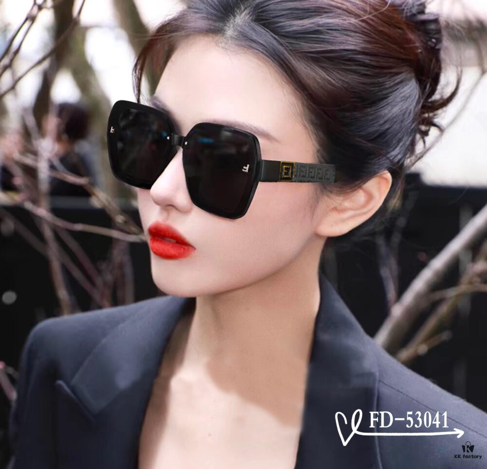 Italian FENDI New Arrival Sunglasses Model 53041 with Polarized Lenses, Lightweight TR90 Frame for Comfortable Wear