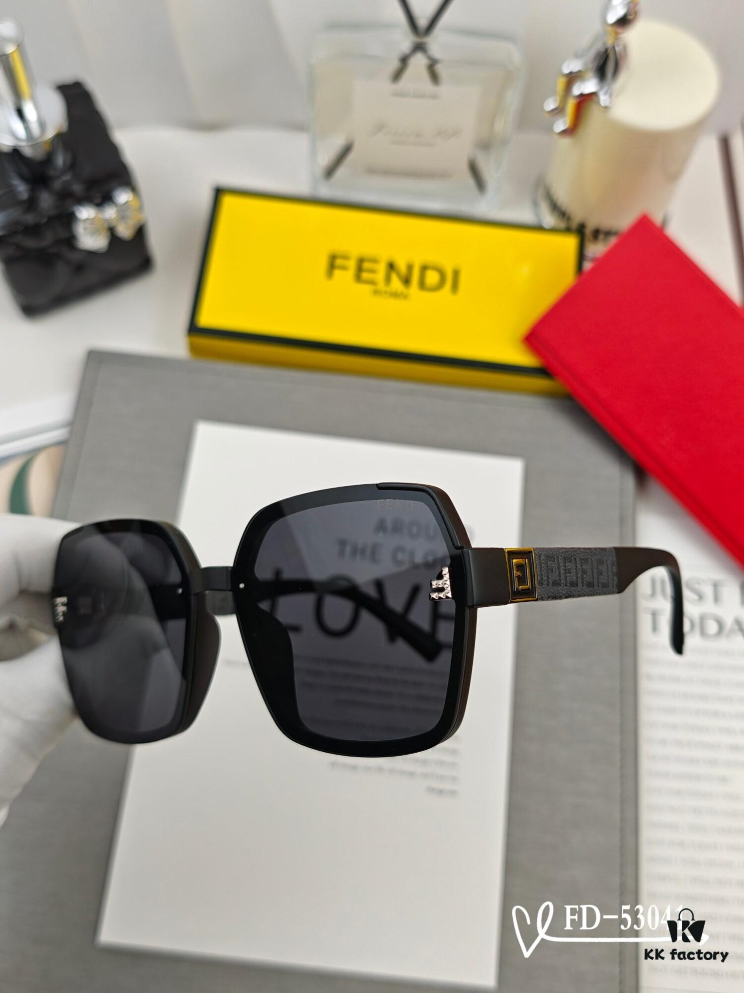 Italian FENDI New Arrival Sunglasses Model 53041 with Polarized Lenses, Lightweight TR90 Frame for Comfortable Wear