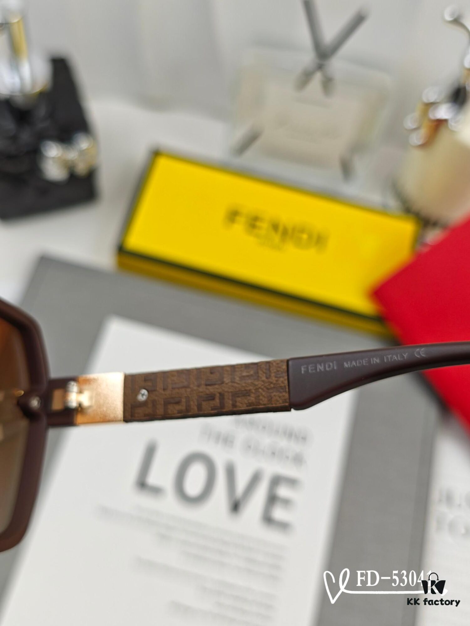 Italian FENDI New Arrival Sunglasses Model 53041 with Polarized Lenses, Lightweight TR90 Frame for Comfortable Wear