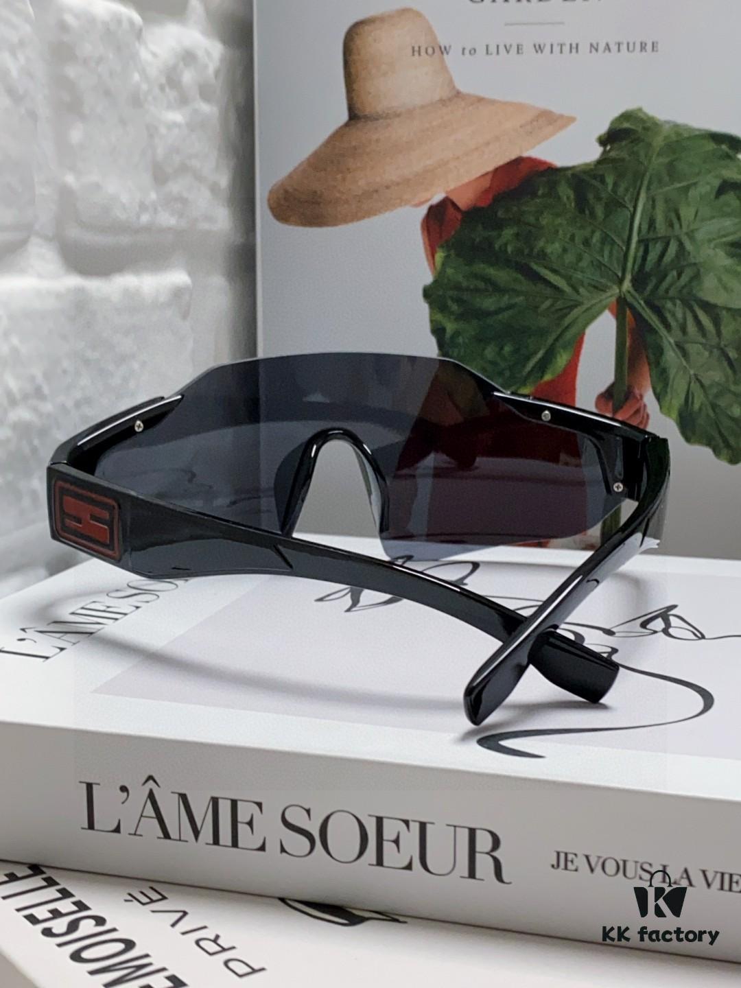 Fendi Running Glasses for Cycling and Marathon Sports, Unisex Outdoor Windproof Sunglasses with Oversized Frame