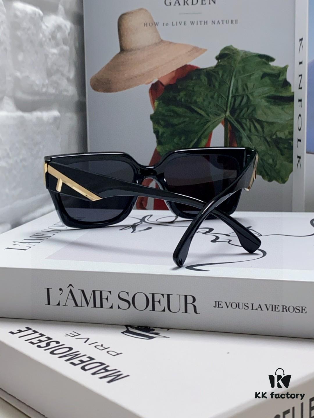 FENDI 2024 New Logo Design Minimalist Fashion Women's Sunglasses with Seamless Mirror Lenses