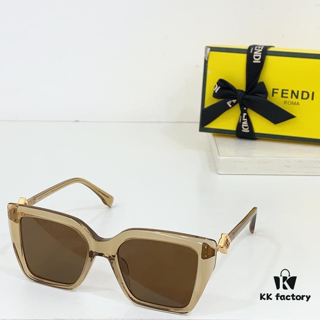 140 FENDI MODEL: FE40161I SIZE: 55□16-145 Sunglasses